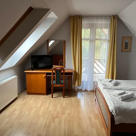 Gasthof Aranykert Vendeghaz 4*