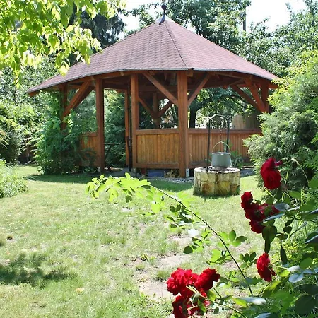 Gasthof Aranykert Vendeghaz 4*