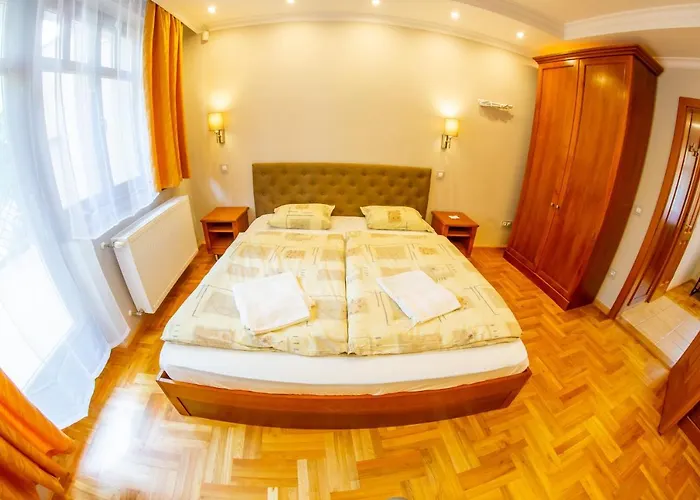 Aranykert Vendeghaz Guest house Eger