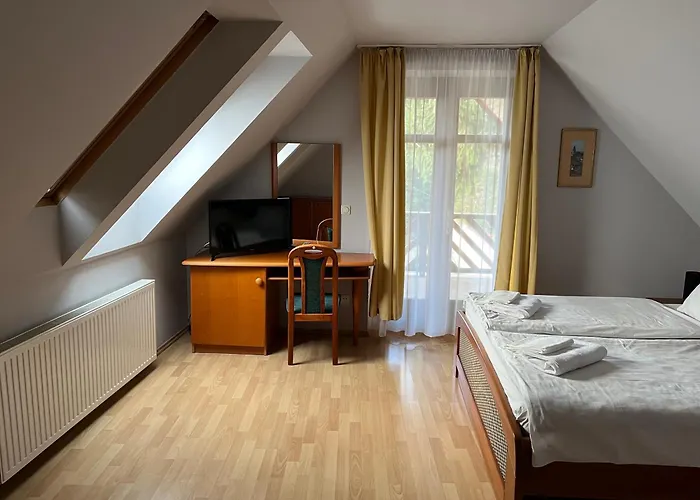 Guest house Aranykert Vendeghaz 4*