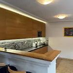 Aranykert Vendeghaz Guest house Eger