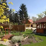 Guest house Aranykert Vendeghaz