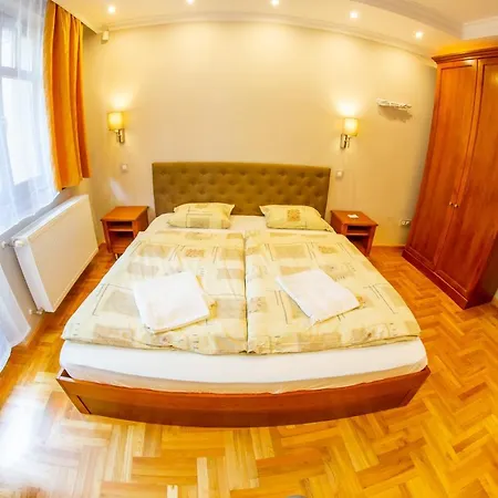 Aranykert Vendeghaz Guest house Eger