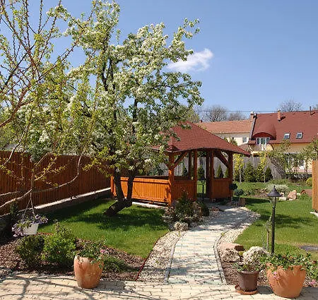 Aranykert Vendeghaz Eger