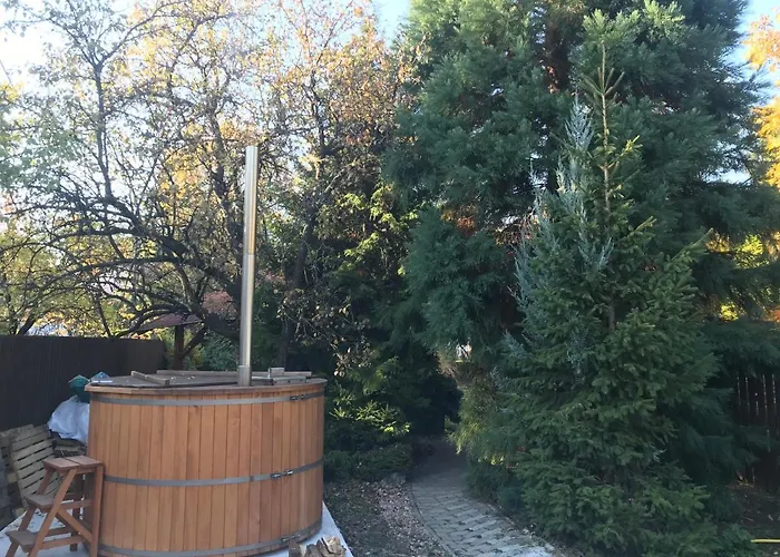 Aranykert Vendeghaz Guest house 4*