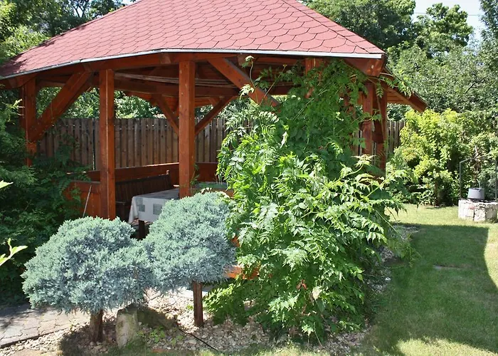 Aranykert Vendeghaz Eger